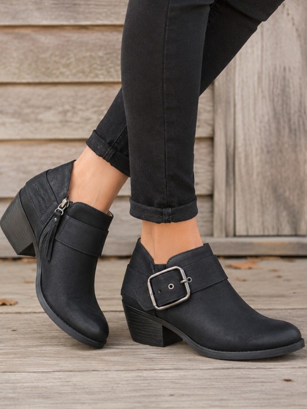 Sofft Alvie Western Boho Minimalist Italian Leather Buckle Comfort Bootie 8.5M